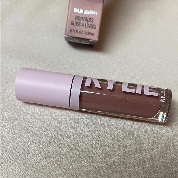 Kylie Cosmetics High Gloss Lip Gloss Duo - Brown and Red - Picture 4 of 14